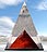 červená pyramida ze skla